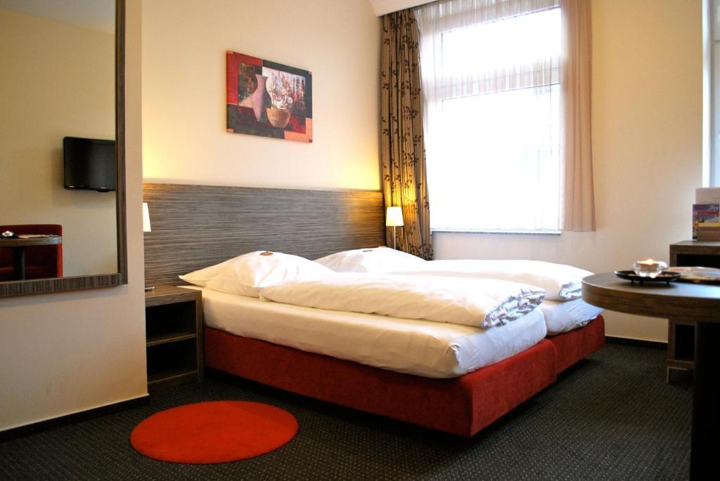 Hotel Dietrichsdorfer Hof Kiel Oda fotoğraf